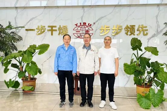 劳模工匠助企行|全国劳模张忠走进太阳集团tyc4633，，共话匠心传承与创新发展